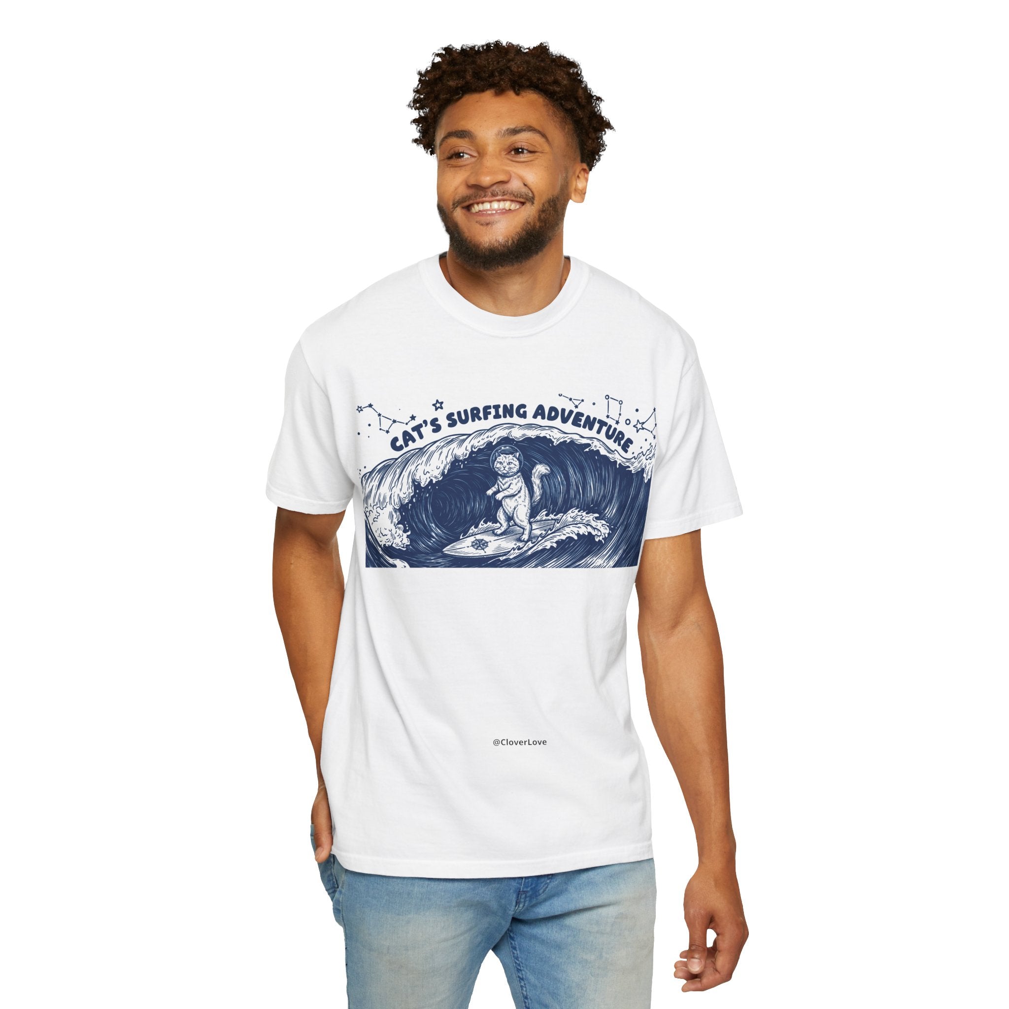 Cat’s Ocean Adventure T-Shirt - Vintage Ocean Wave Graphic Tee for Cat Lovers