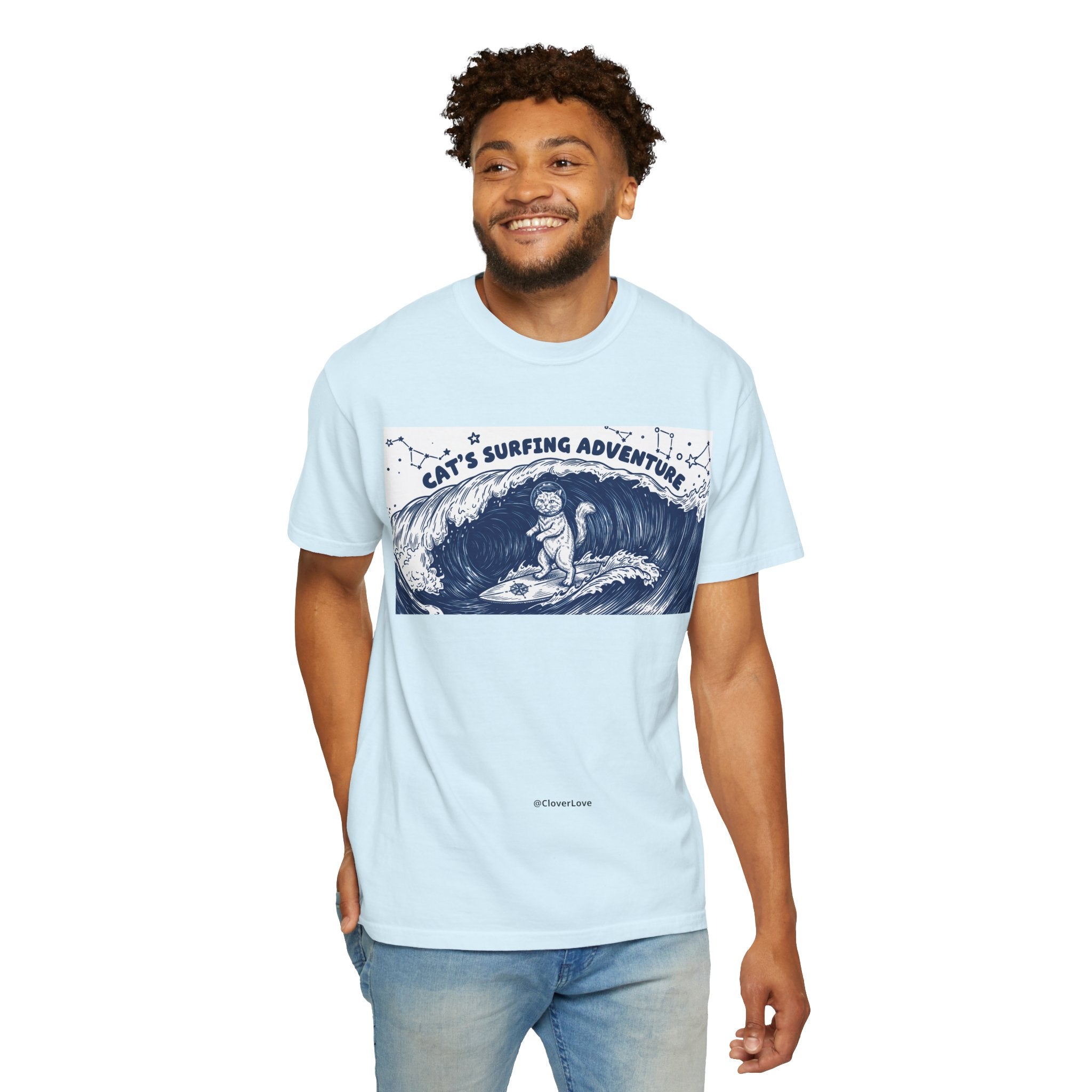 Cat’s Ocean Adventure T-Shirt - Vintage Ocean Wave Graphic Tee for Cat Lovers
