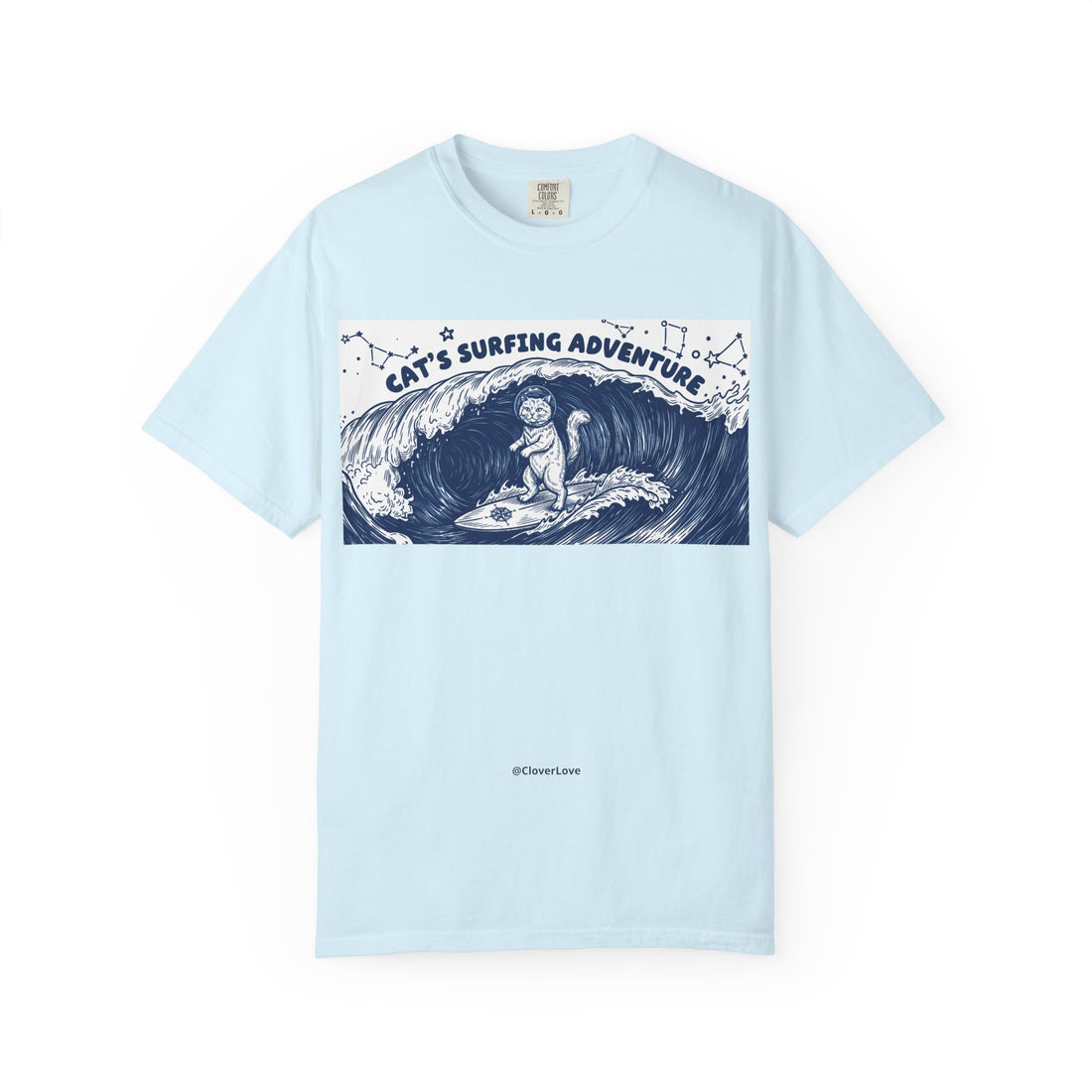 Cat’s Ocean Adventure T-Shirt - Vintage Ocean Wave Graphic Tee for Cat Lovers